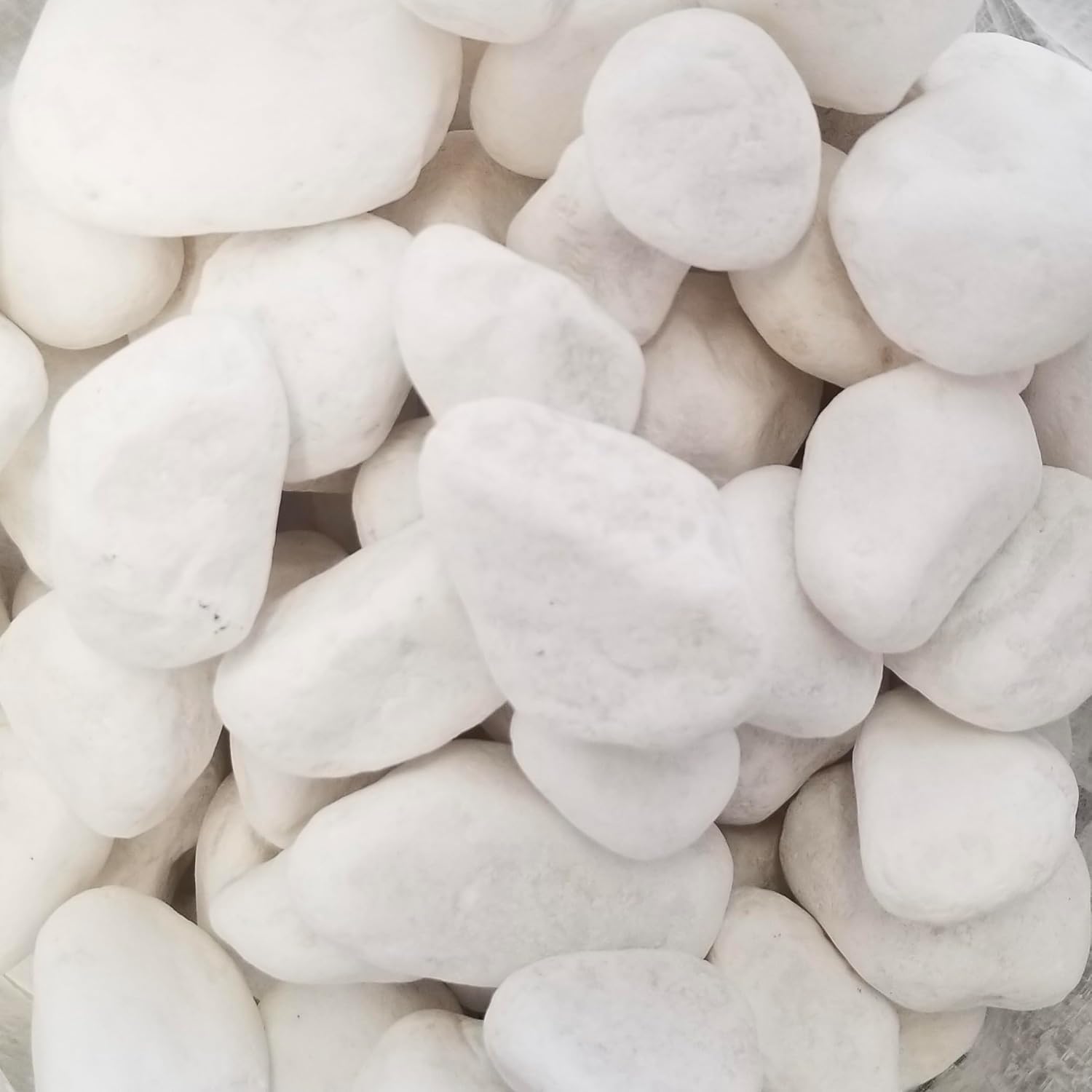 VOOYA HOME White Polished River Stones – Natural Decorative Pebbles for Garden & Landscaping