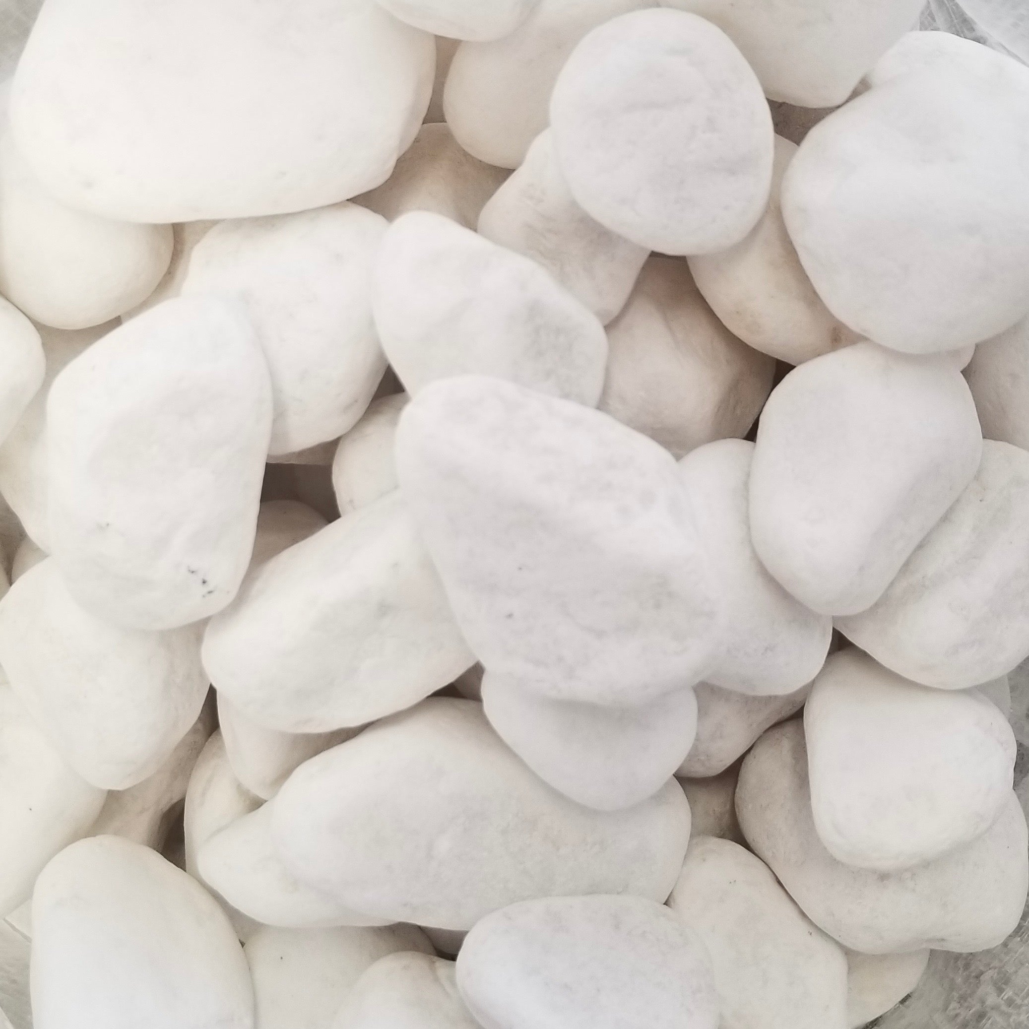 VOOYA HOME White Polished River Stones – Natural Decorative Pebbles for Garden & Landscaping